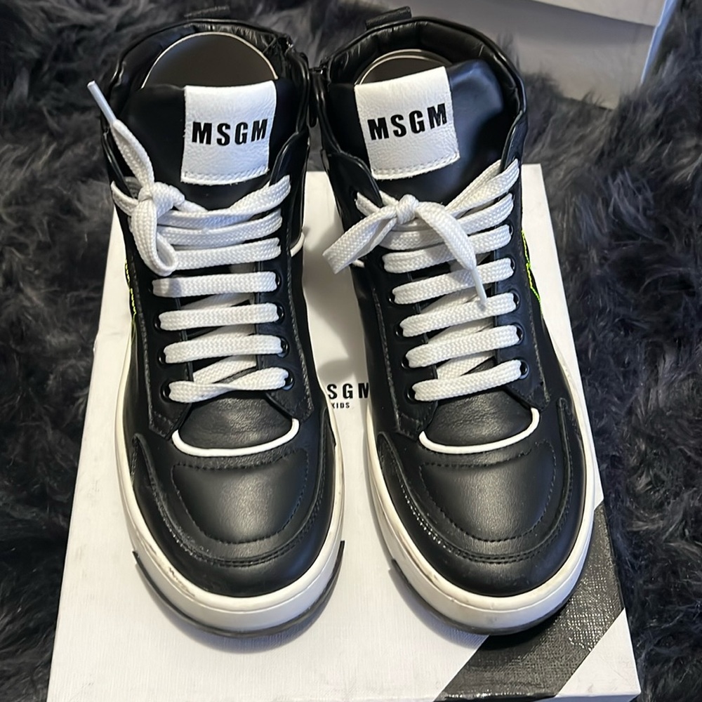 MSGM KIDS size 39 (6.5) Black/White/Neon